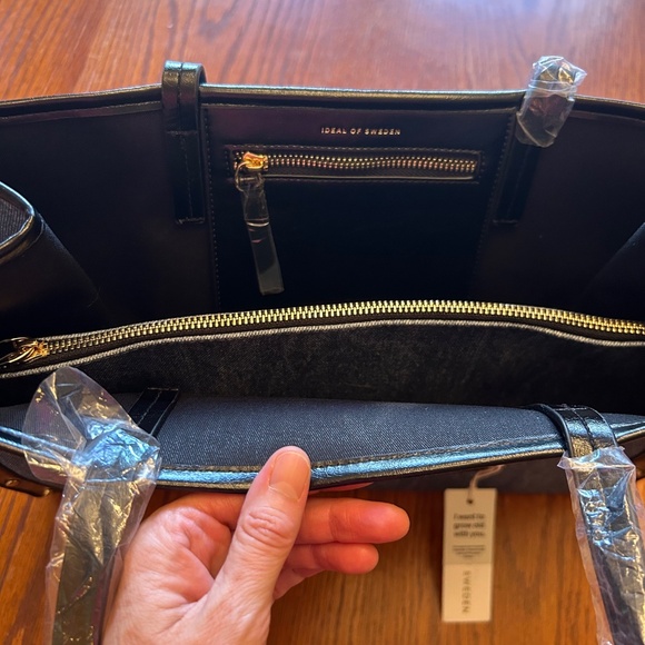 NWT Ideal Of Sweden Daria‎ Shopper Bag Denim Large Tote Bag with AirPod case - Picture 4 of 11